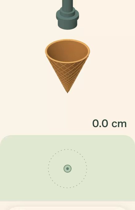 Bildschirmfoto des Softserve-Simulators: Eine Eistüte unter einer Softeis-Maschine, um die sich ein hoher, wackeliger Eisberg windet.